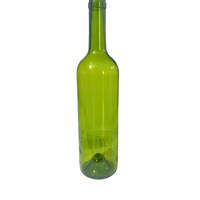Botella de vidrio verde oliva tipo Burdeos de 750 ml en vista frontal. Ideal para conservar vino con elegancia y protección lumínica.