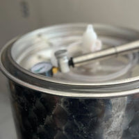 Compatible con tanques de vino de varias capacidades.