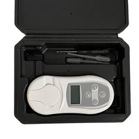 Precisión ±0.2 °Brix, ideal para bodegas.