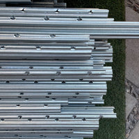 Poste Metálico Exterior 2.4 m – Extremo / Orilla