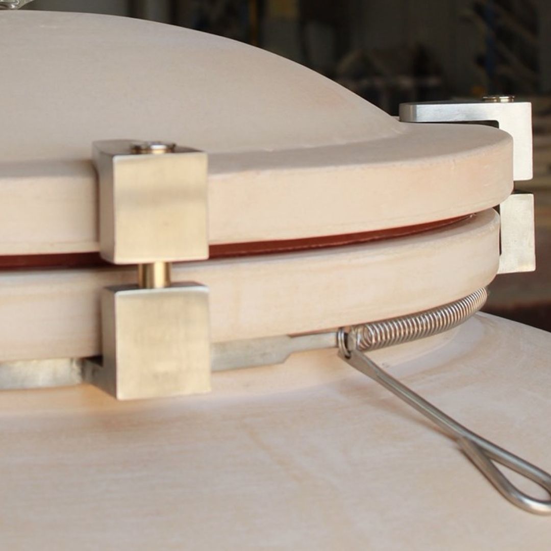 detalle_de_tapa_y_cierre_de_anfora_ceramica_para_vino_sirio